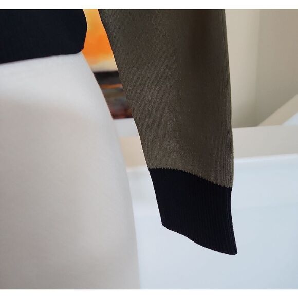 Aleeza Paris Moss Green Sweater with Black Leather Pocket Size S NWT - Picture 4 of 7